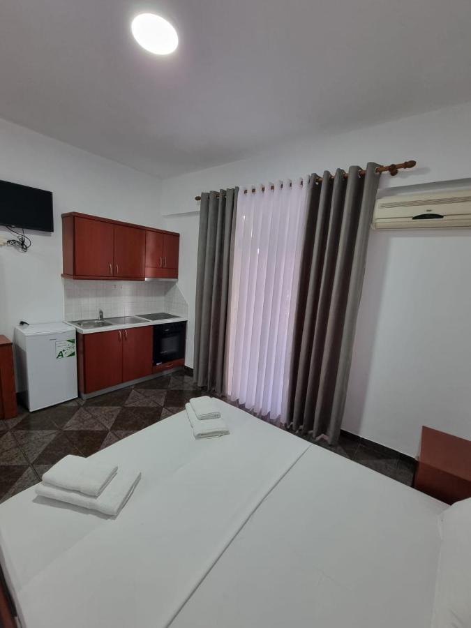 Ideal Apartments & Rooms Sarandë Exterior foto